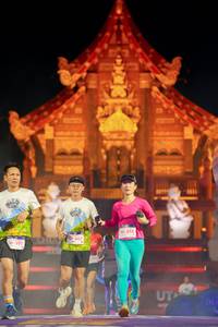 BIB: 400, 191, 067, 015
                            <button type="button" onclick="openModal(22471406)" class="btn btn-primary btn-sm float-right btn-popup" data-toggle="modal" data-target=".modal-high-quality">
                        <i class="fas fa-shopping-cart"></i> Add to Cart
                    </button>
                                            <button type="button" onclick="isThisMe(22471406, true)" class="btn btn-success btn-sm float-right btn-popup btn-isme hidden" data-toggle="tooltip" data-placement="bottom" title="นี่คือรูปของคุณใช่ไหม คลิกที่นี่เพื่อเอาเข้าอัลบั้ม">
                        <i class="fas fa-plus"></i> Add to album
                    </button>
                    <button type="button" onclick="isThisMe(22471406, false)" class="btn btn-warning btn-sm float-right btn-popup btn-isnotme hidden">
                        <i class="fas fa-ban"></i> Remove from album
                    </button>